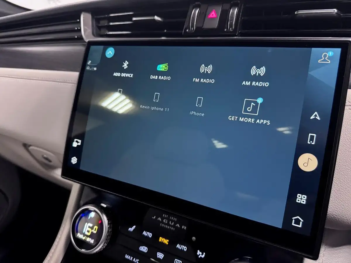 2022-jaguar-f-pace-20-d200-r-dynamic-black-big-54