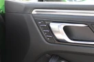 2018-porsche-macan-small-31