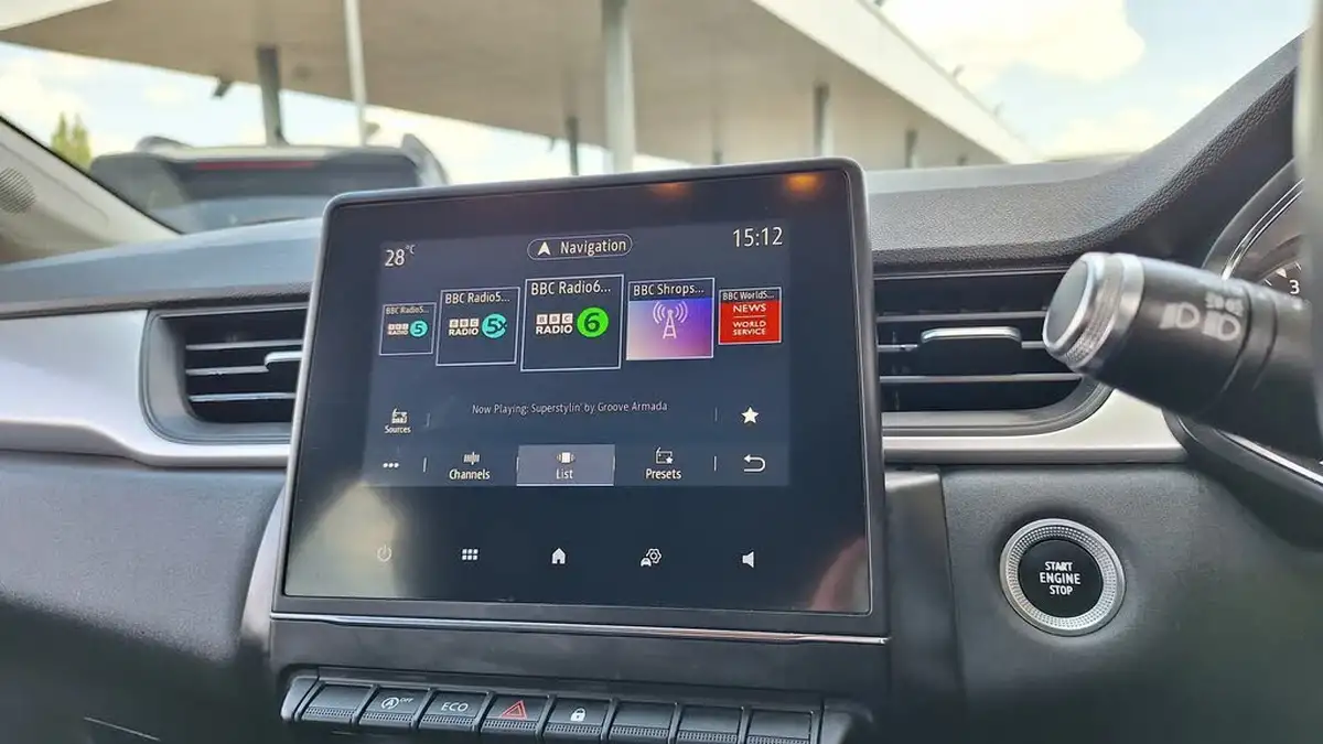 2021-renault-captur-13-tce-iconic-140ps-big-30