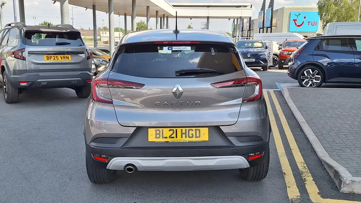 2021-renault-captur-13-tce-iconic-140ps-big-6