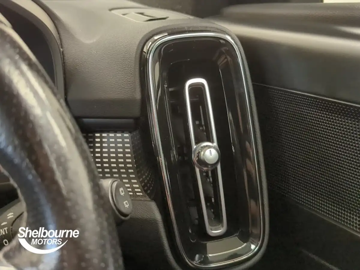 2020-volvo-xc40-15-t3-r-design-geartronic-big-21