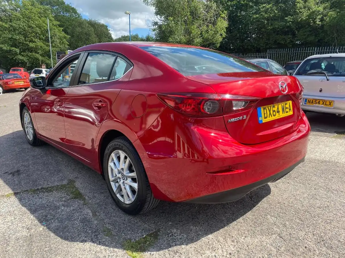 2014-mazda-mazda3-20-se-nav-fastback-4d-big-3
