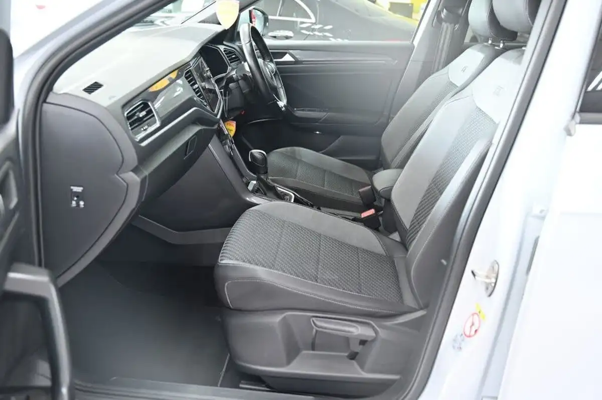 2021-volkswagen-t-roc-15-tsi-r-line-hatchback-5d-dsg-big-15