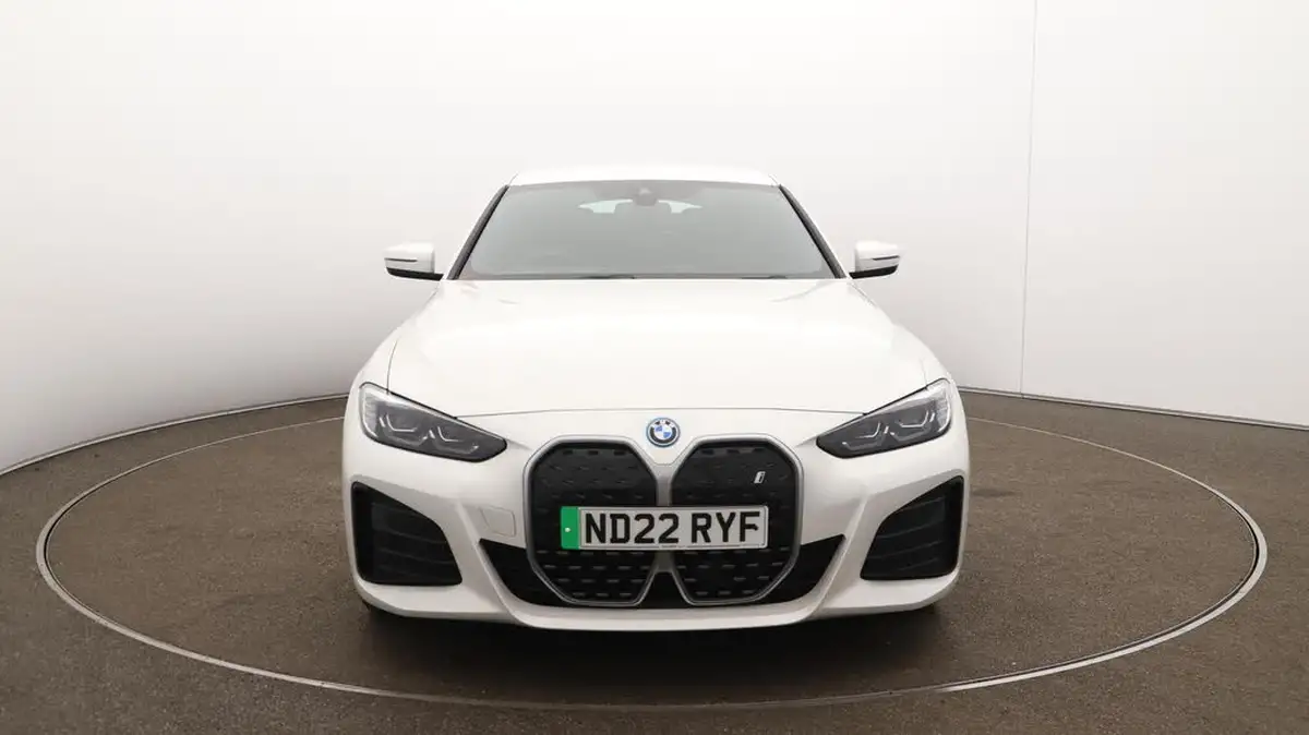 2022-bmw-i4-e-edrive40-m-sport-big-41