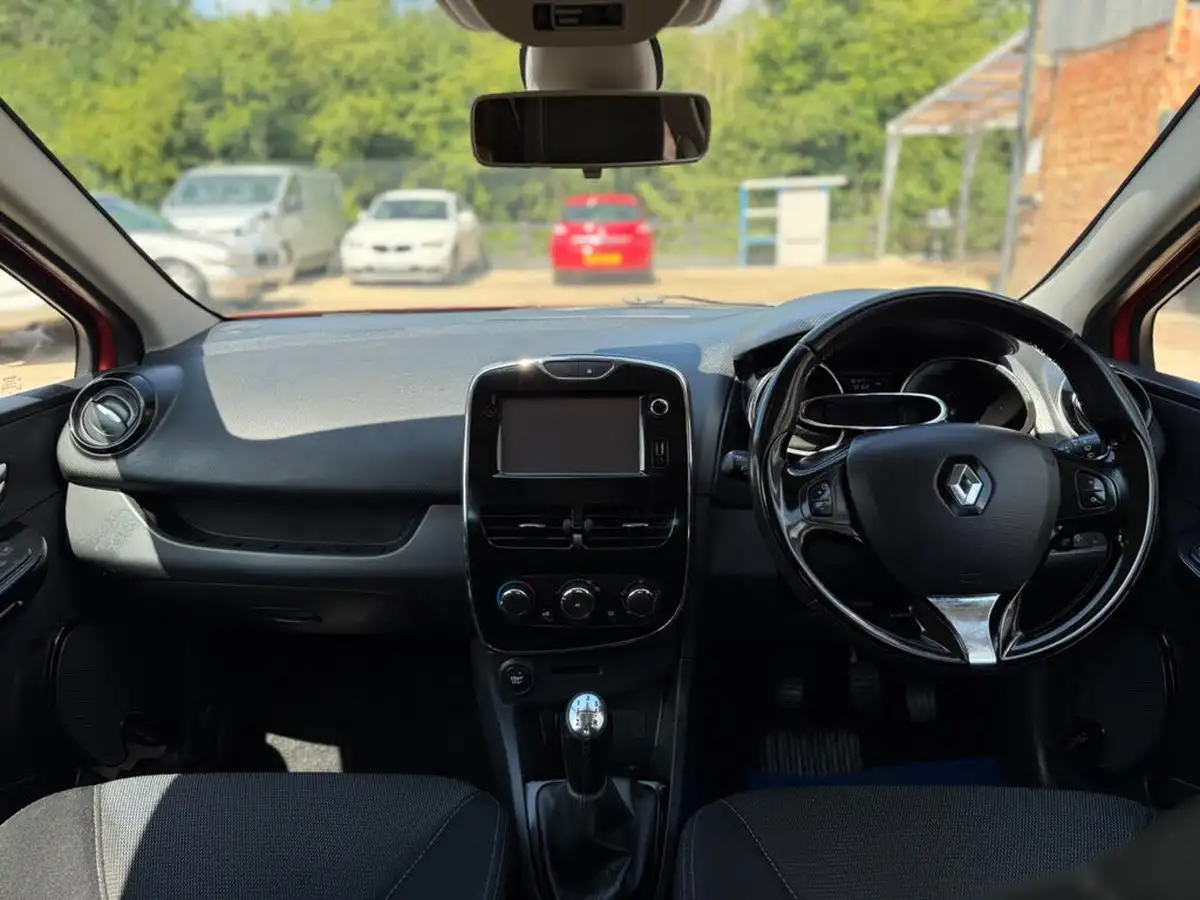 2014-renault-clio-15td-dynamique-medianavss-big-14