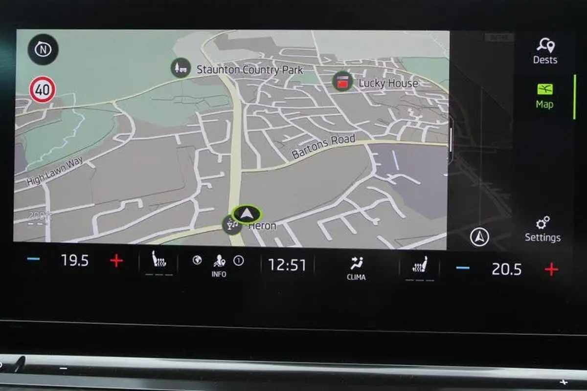 2021-skoda-octavia-20-tsi-vrs-estate-big-11