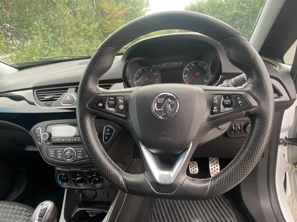 2015-vauxhall-corsa-10-sting-r-ss-big-16