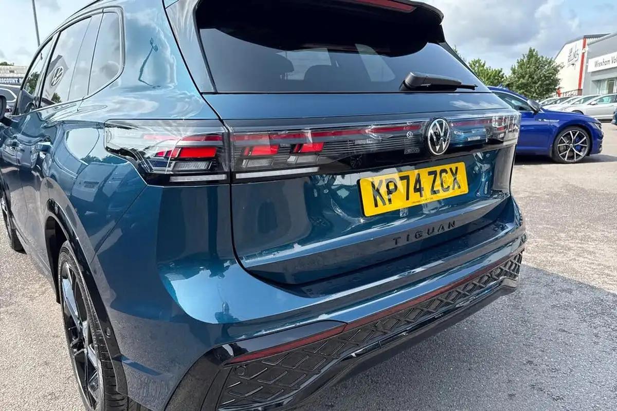 2024-volkswagen-tiguan-15-etsi-r-line-big-7