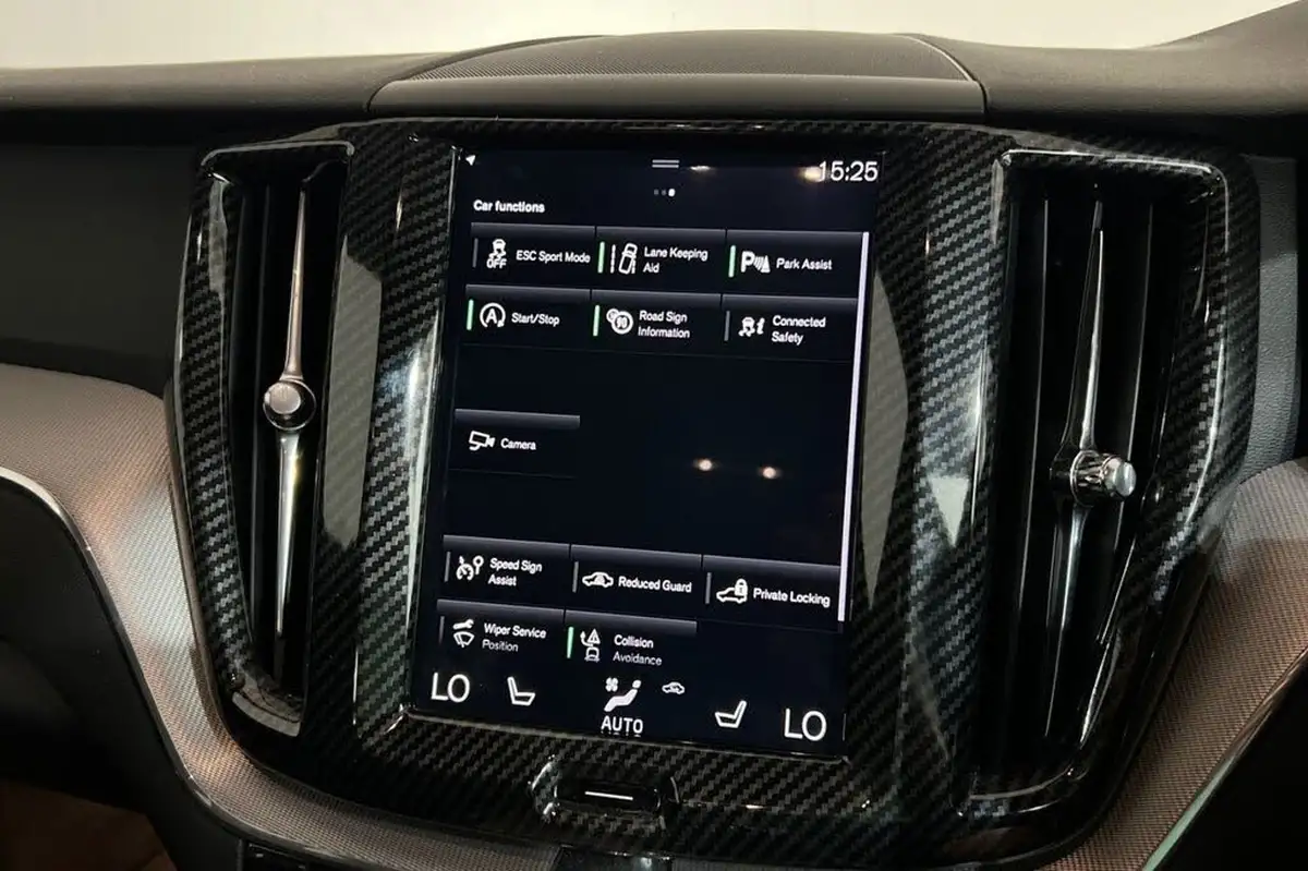 2019-volvo-xc60-20-t5-r-design-awd-big-19