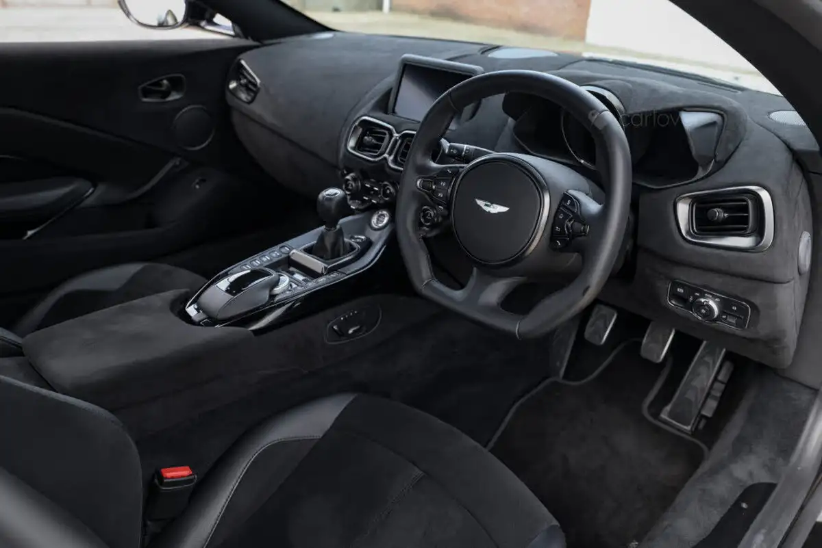 2021-aston-martin-vantage-40-v8-vantage-coupe-big-46