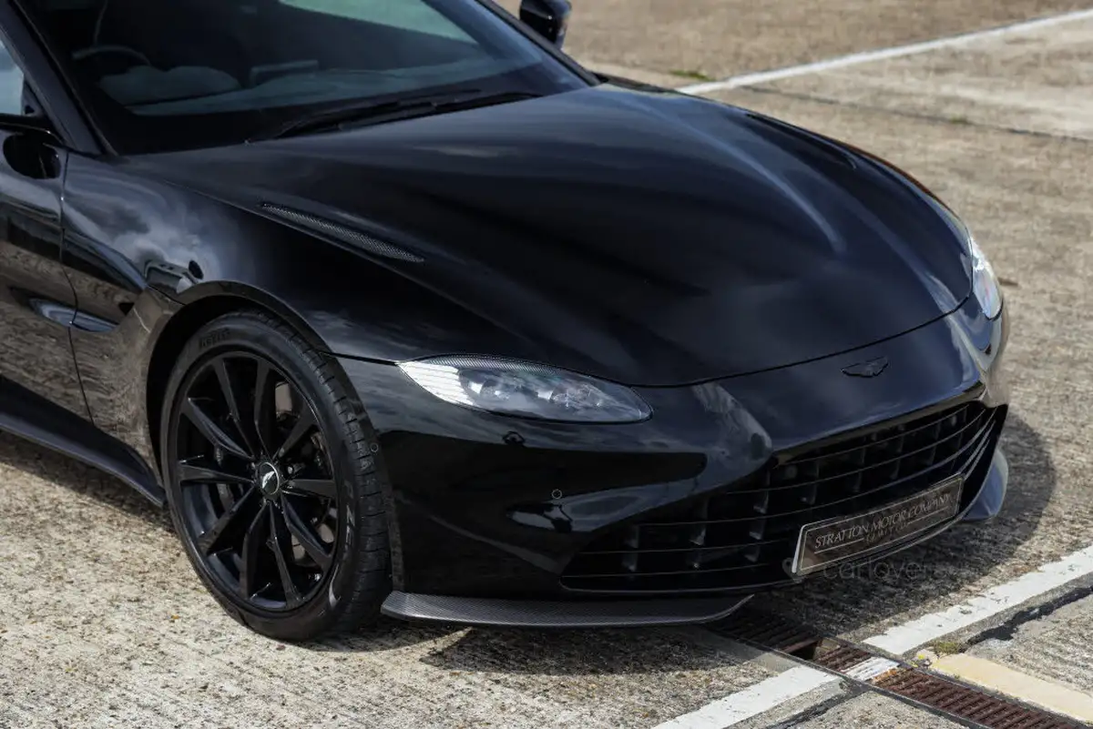 2021-aston-martin-vantage-40-v8-vantage-coupe-big-22