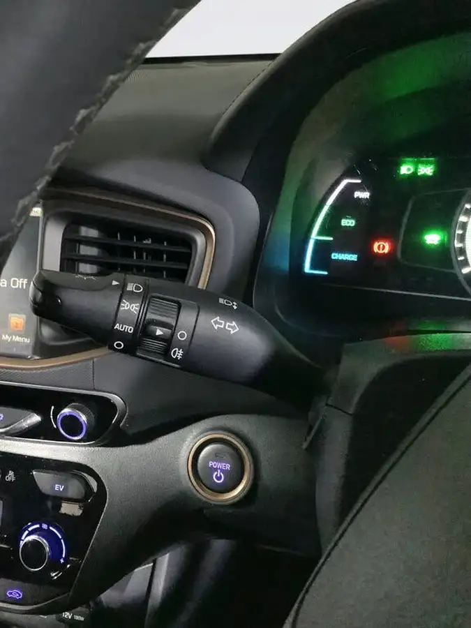 2017-hyundai-ioniq-e-premium-se-electric-big-16