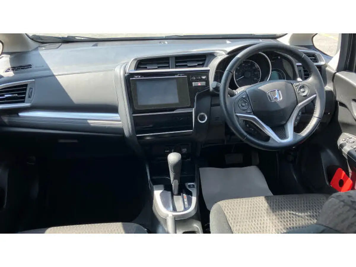 2019-honda-jazz-13-i-vtec-se-big-3