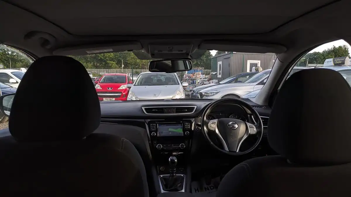 2014-nissan-qashqai-12-acenta-premium-big-60