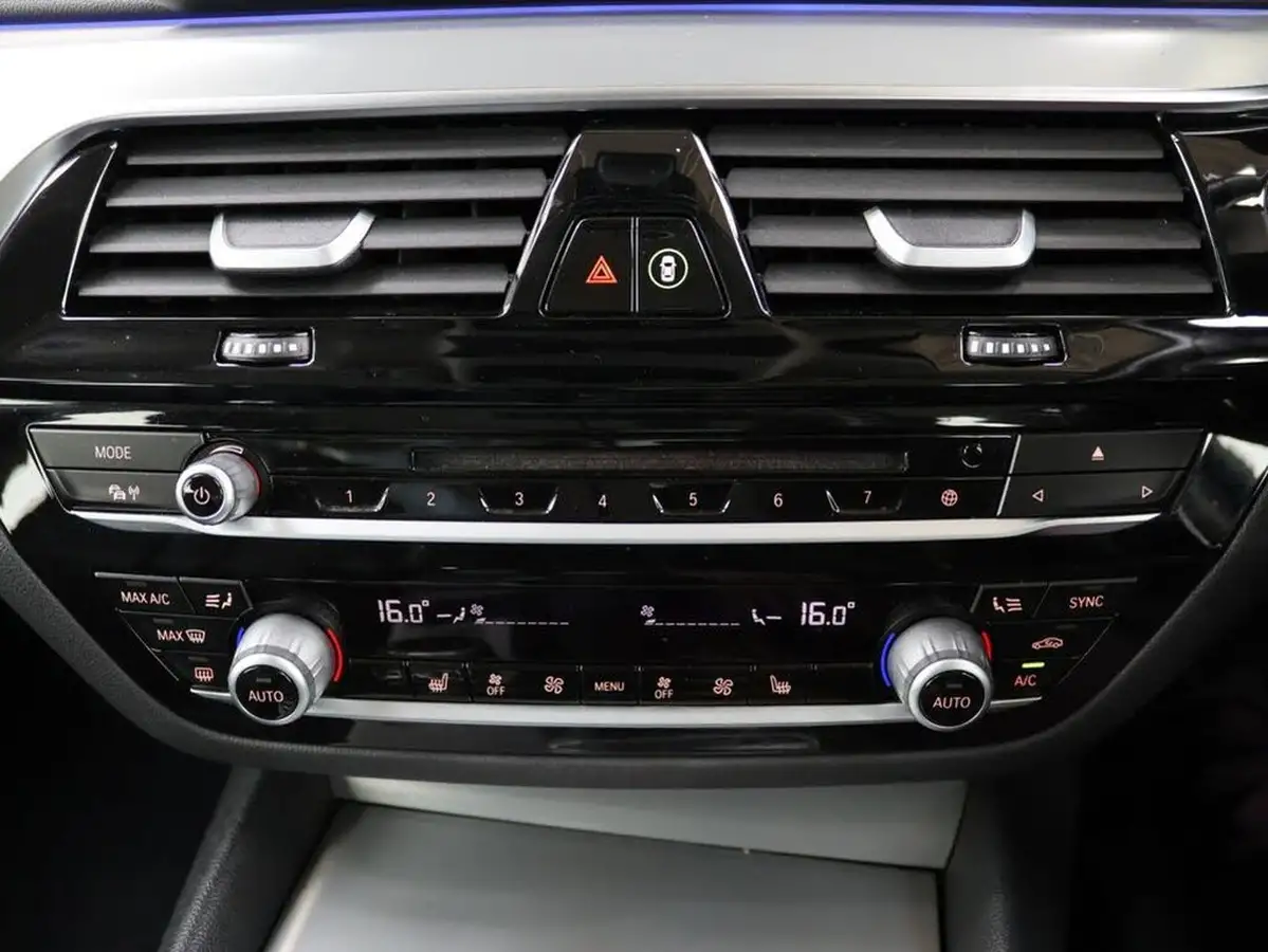 2019-bmw-5-series-20-530e-se-auto-big-16