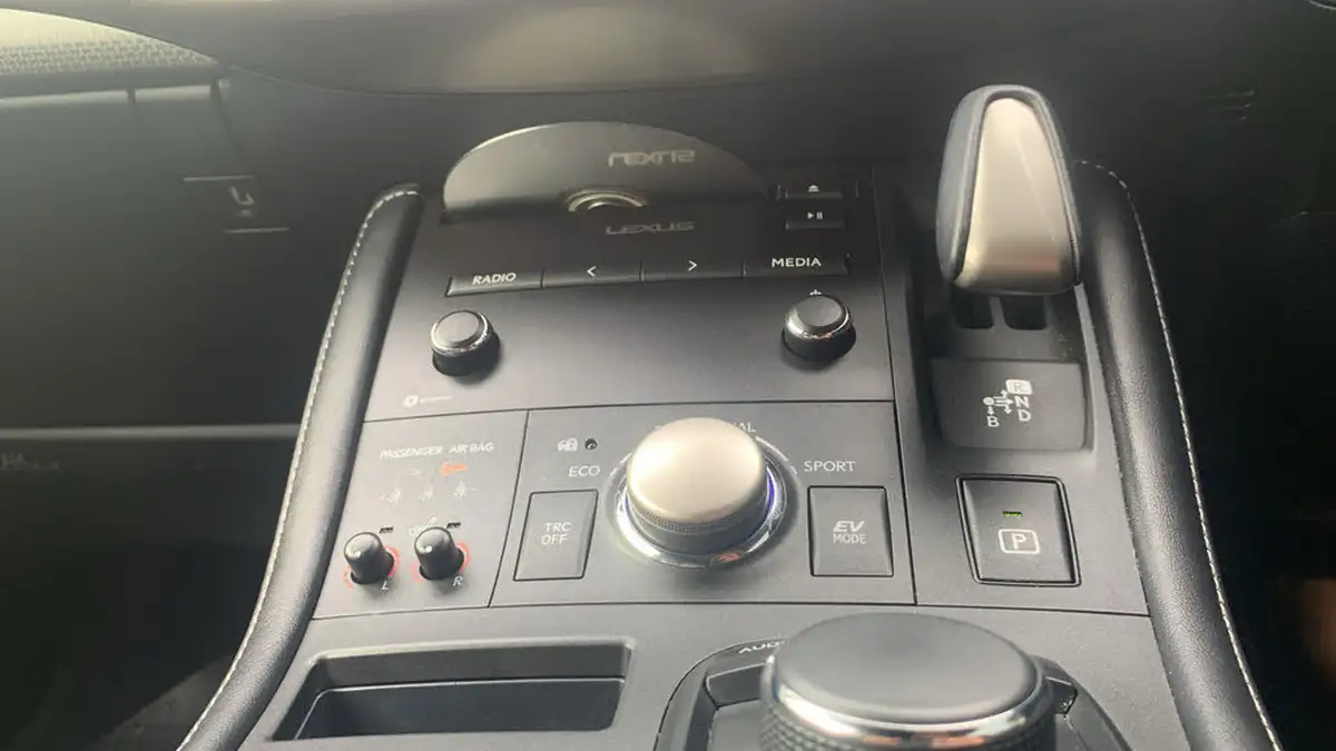 2018-lexus-ct-200h-18-covenience-pack-f-sport-leather-big-29