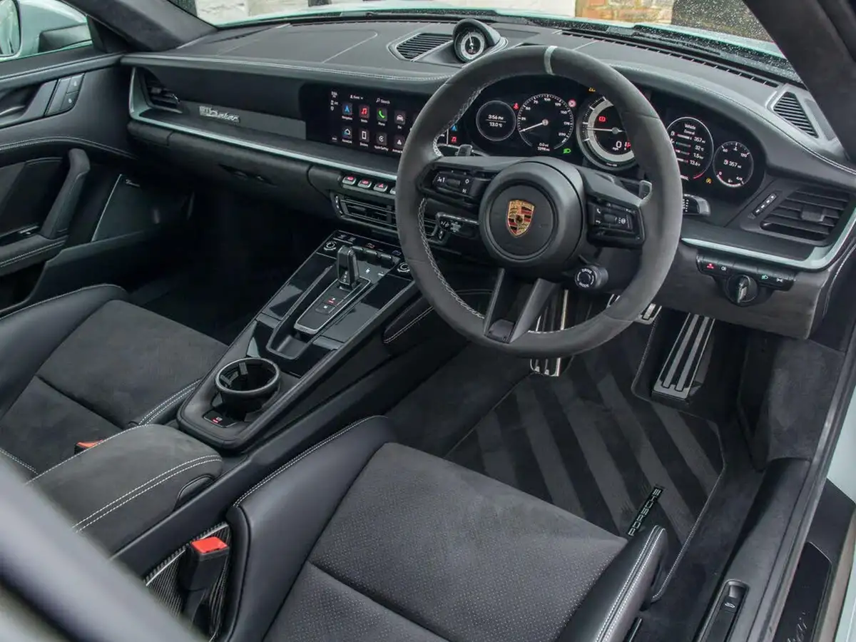 2023-porsche-911-30-dakar-big-17