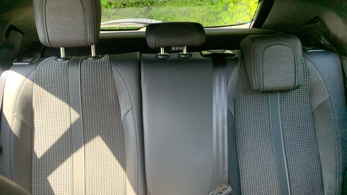 2022-peugeot-2008-suv-12-puretech-gt-big-24