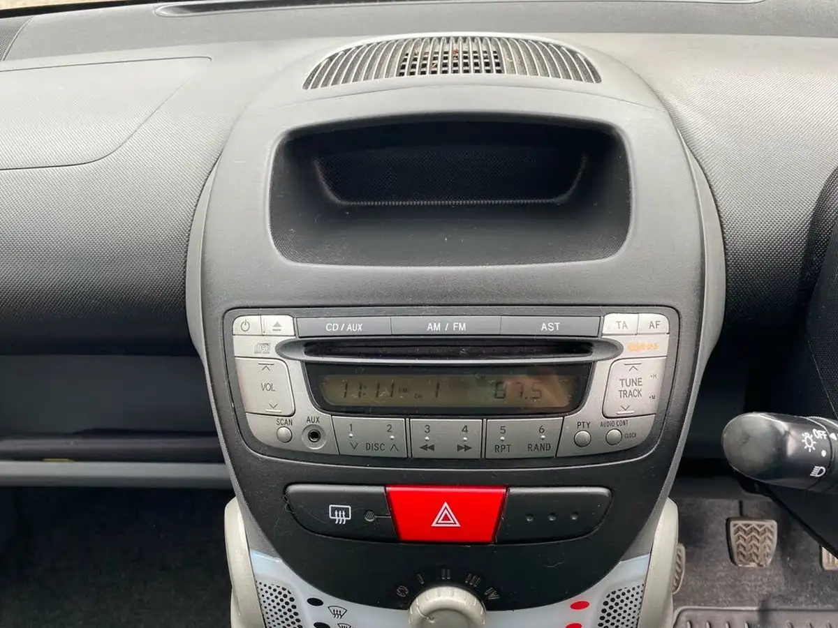 2009-citroen-c1-10-vt-5d-big-29