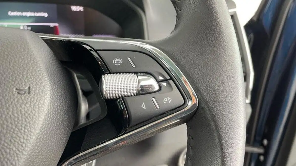 2023-skoda-karoq-15-tsi-se-l-big-20