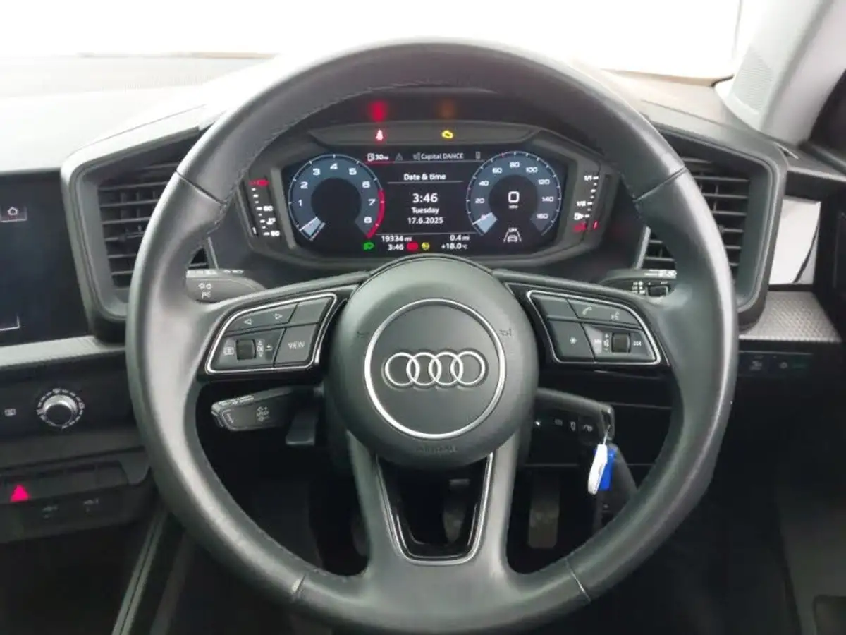 2022-audi-a1-10-25-tfsi-technik-big-12