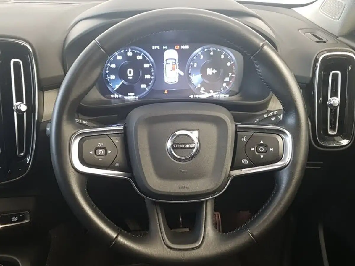 2020-volvo-xc40-15-t3-inscription-big-9