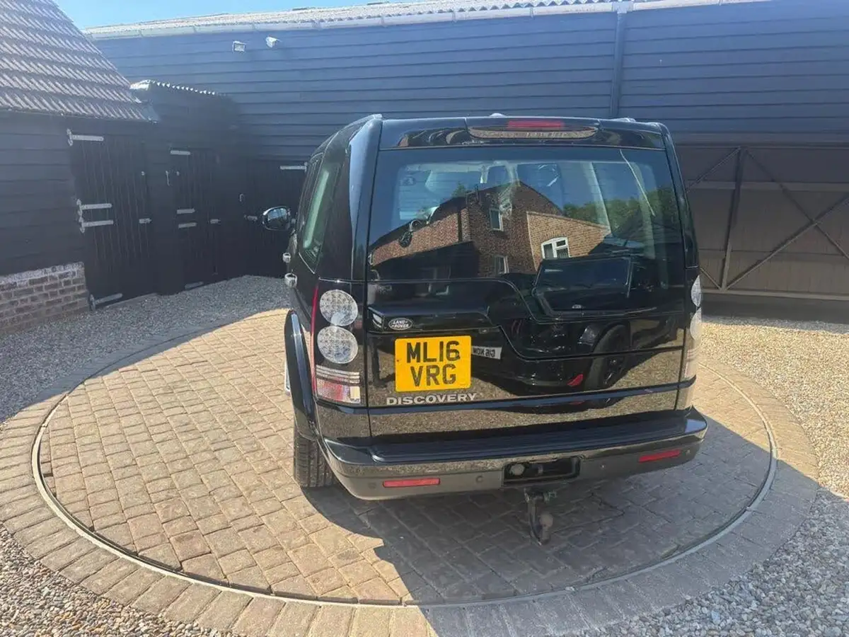 2016-land-rover-discovery-4-30-sd-v6-graphite-big-23