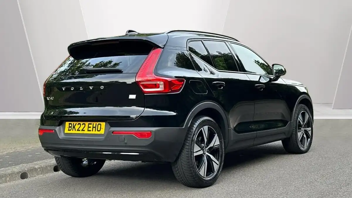 2021-volvo-xc40-15-t5-r-design-262bhp-big-1