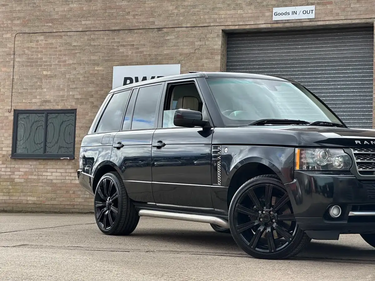 2011-land-rover-range-rover-44td-vogue-big-1