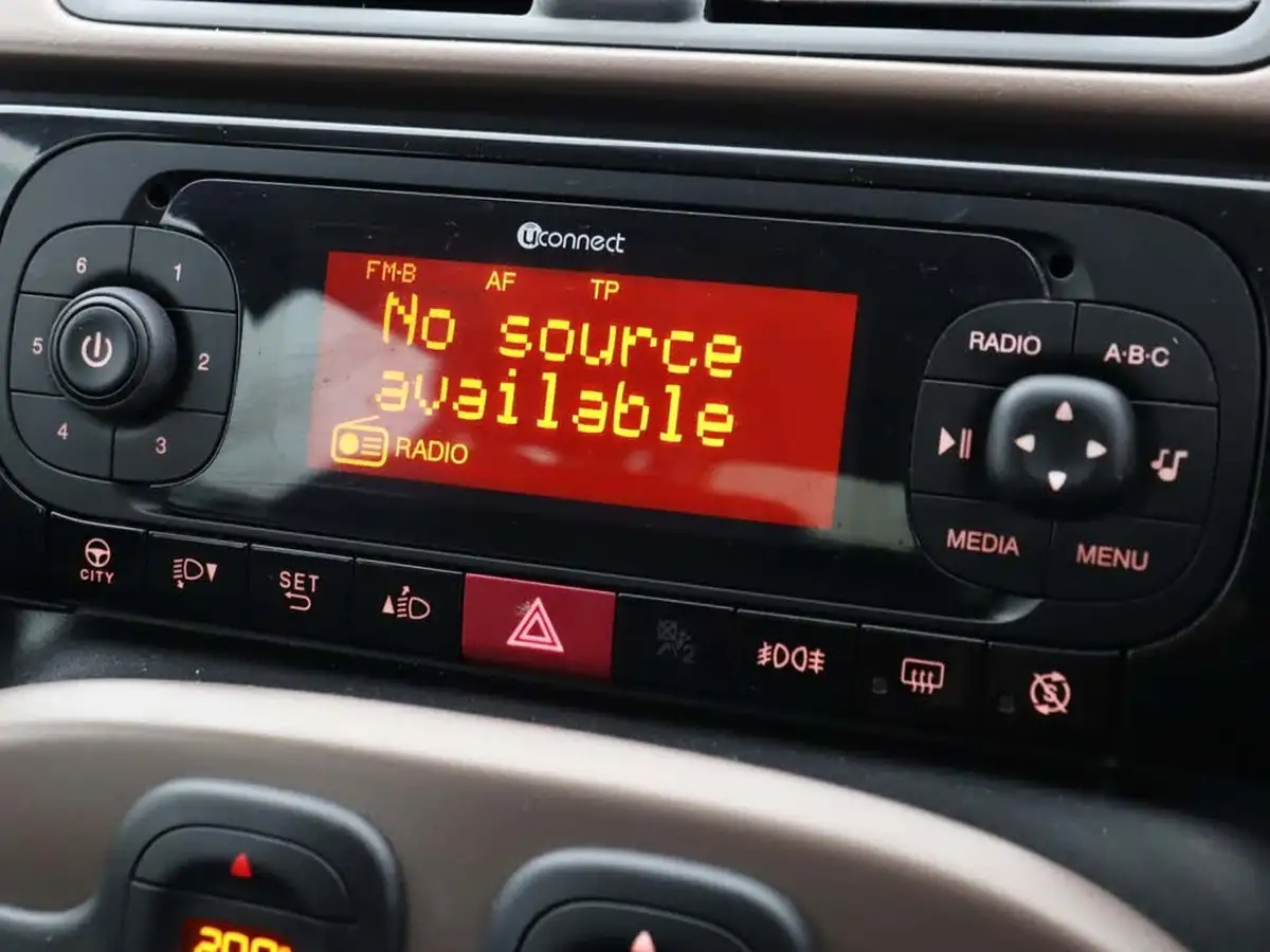 2021-fiat-panda-12-trussardi-big-20