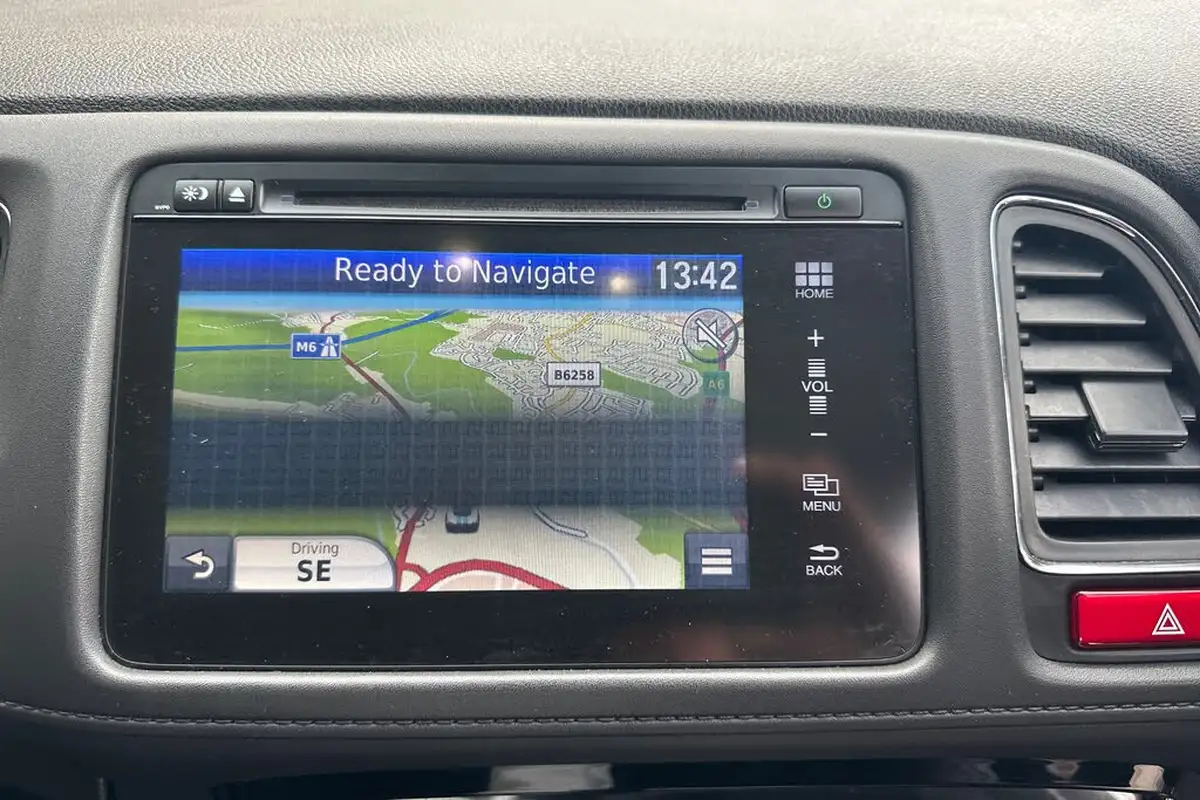 2018-honda-hr-v-16-i-dtec-se-navi-big-44