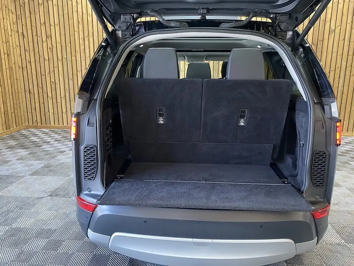 2020-land-rover-discovery-30-sd6-hse-big-16