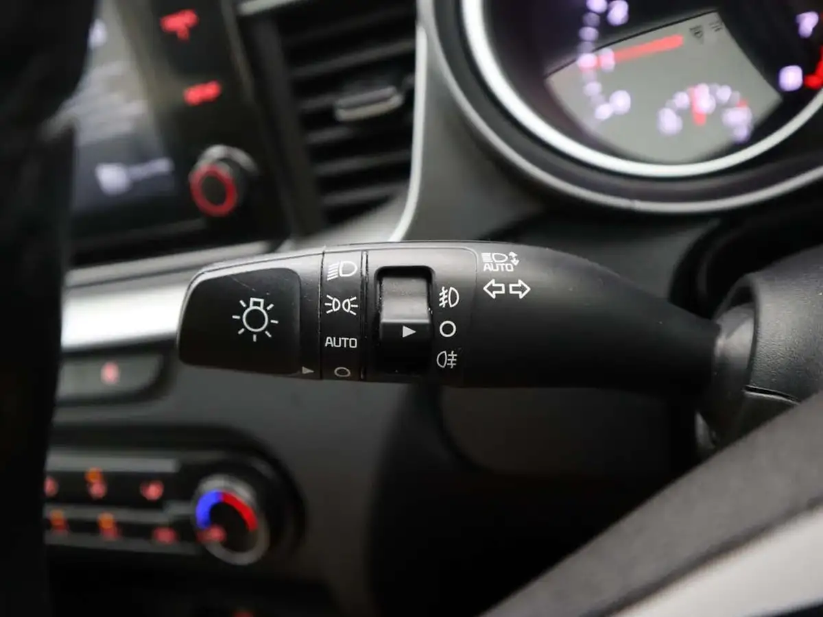 2022-kia-xceed-10-t-gdi-2-big-30
