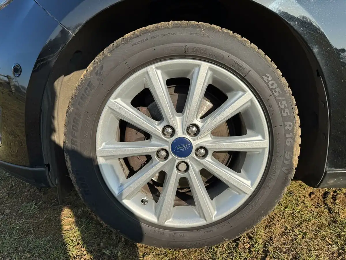 2015-ford-focus-10-titanium-t-125ps-hatchback-big-27