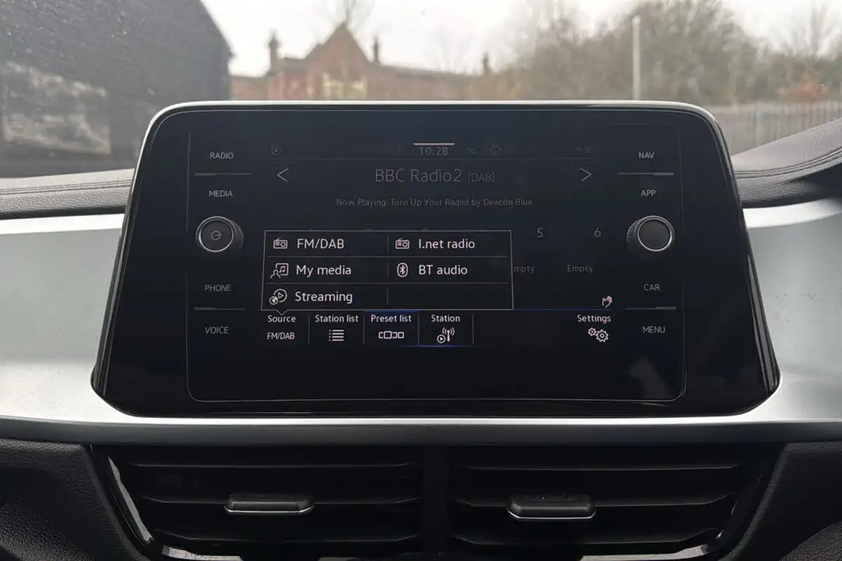 2023-volkswagen-t-roc-15-tsi-life-dsg-big-20