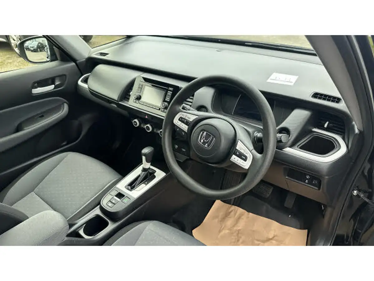 2022-honda-jazz-15-i-mmd-se-109ps-big-10