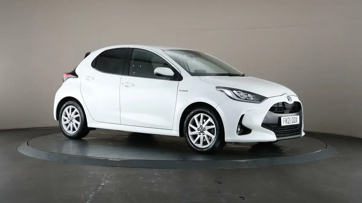 2021-toyota-yaris-15-vvt-i-design-big-51