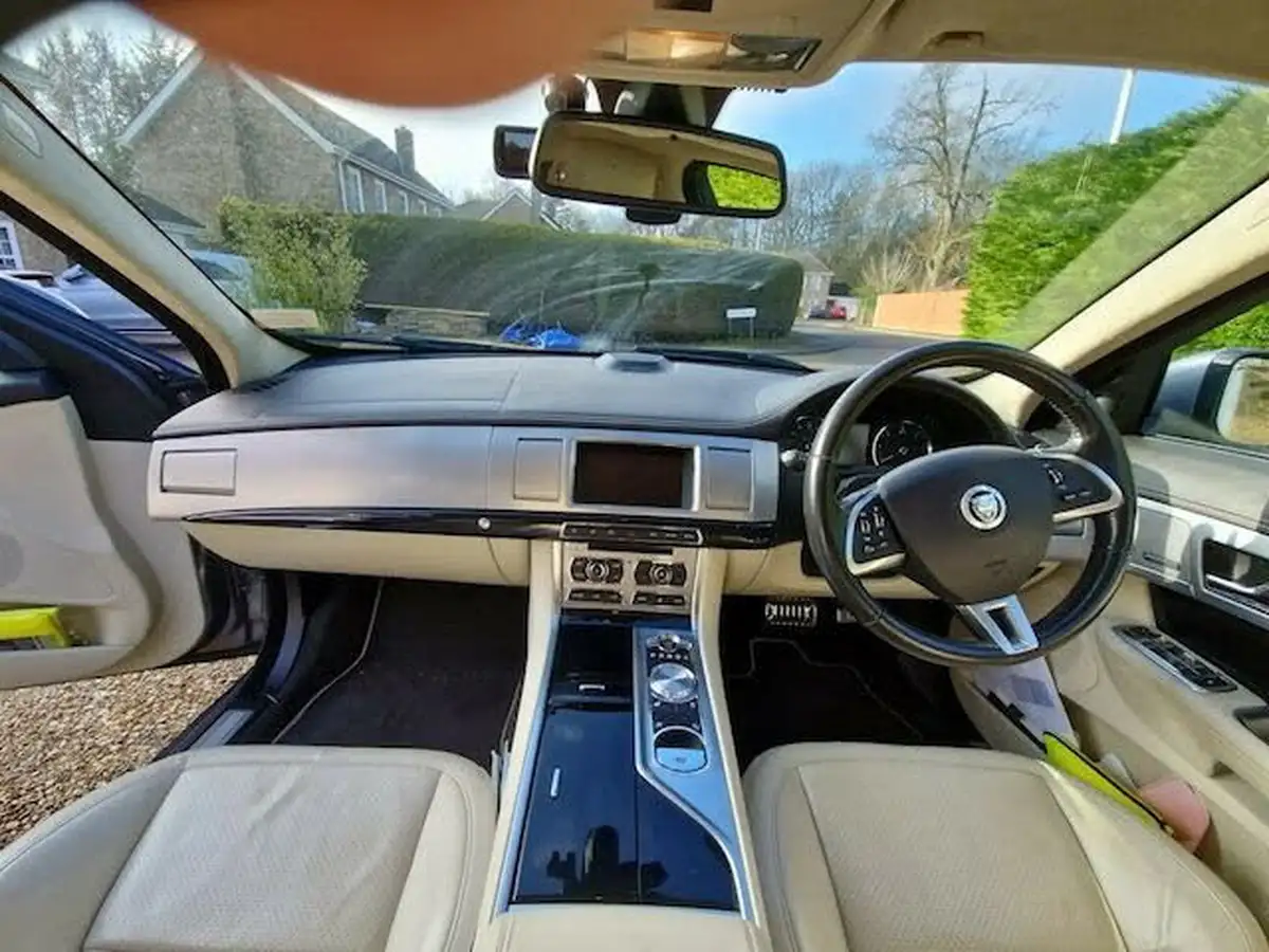 2013-jaguar-xf-30td-s-portfolio-v6-ss-sportbrake-5d-auto-big-6