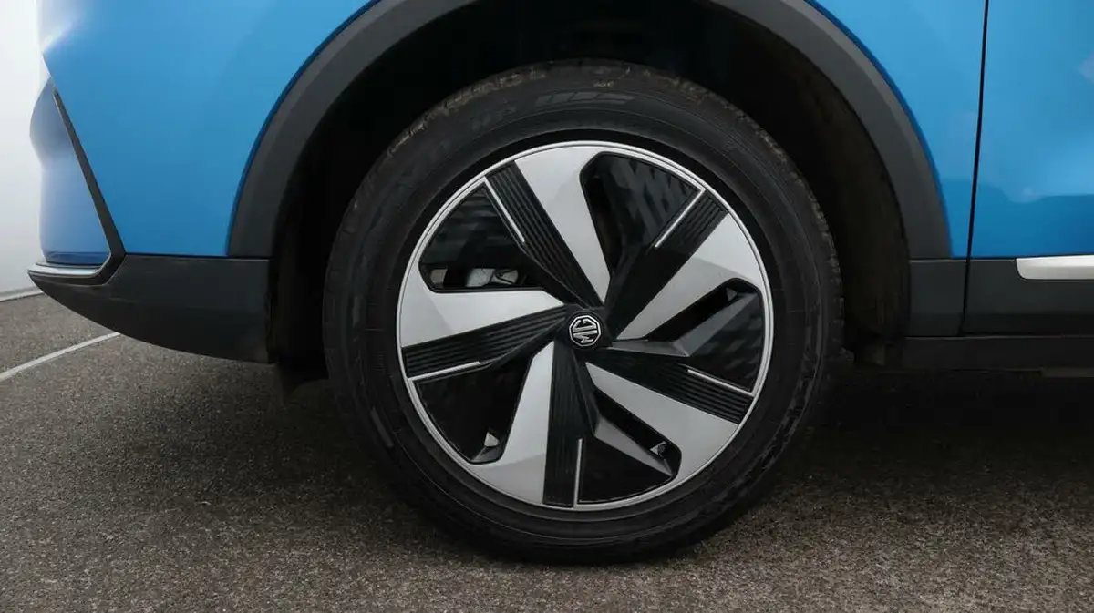 2024-mg-zs-suv-e-trophy-connect-ev-156ps-long-range-big-18