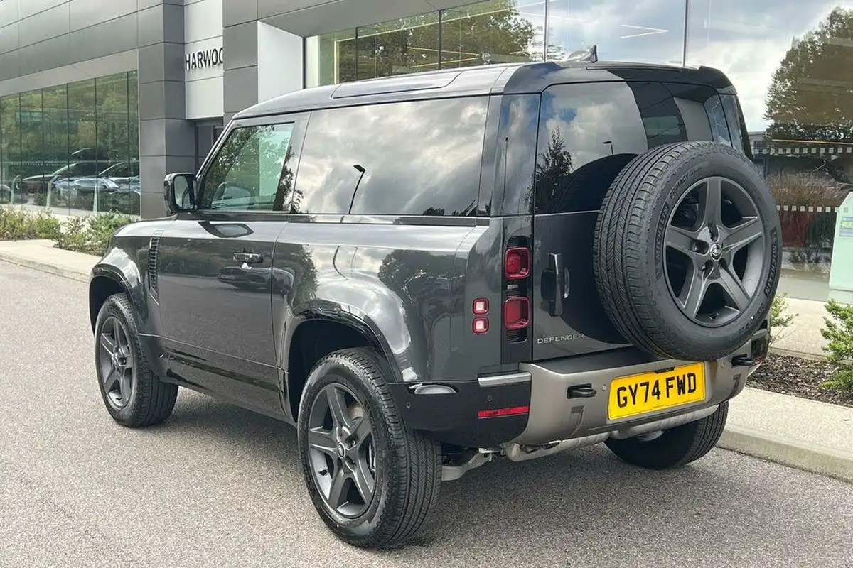 2024-land-rover-90-defender-30-d350-x-dynamic-se-big-13