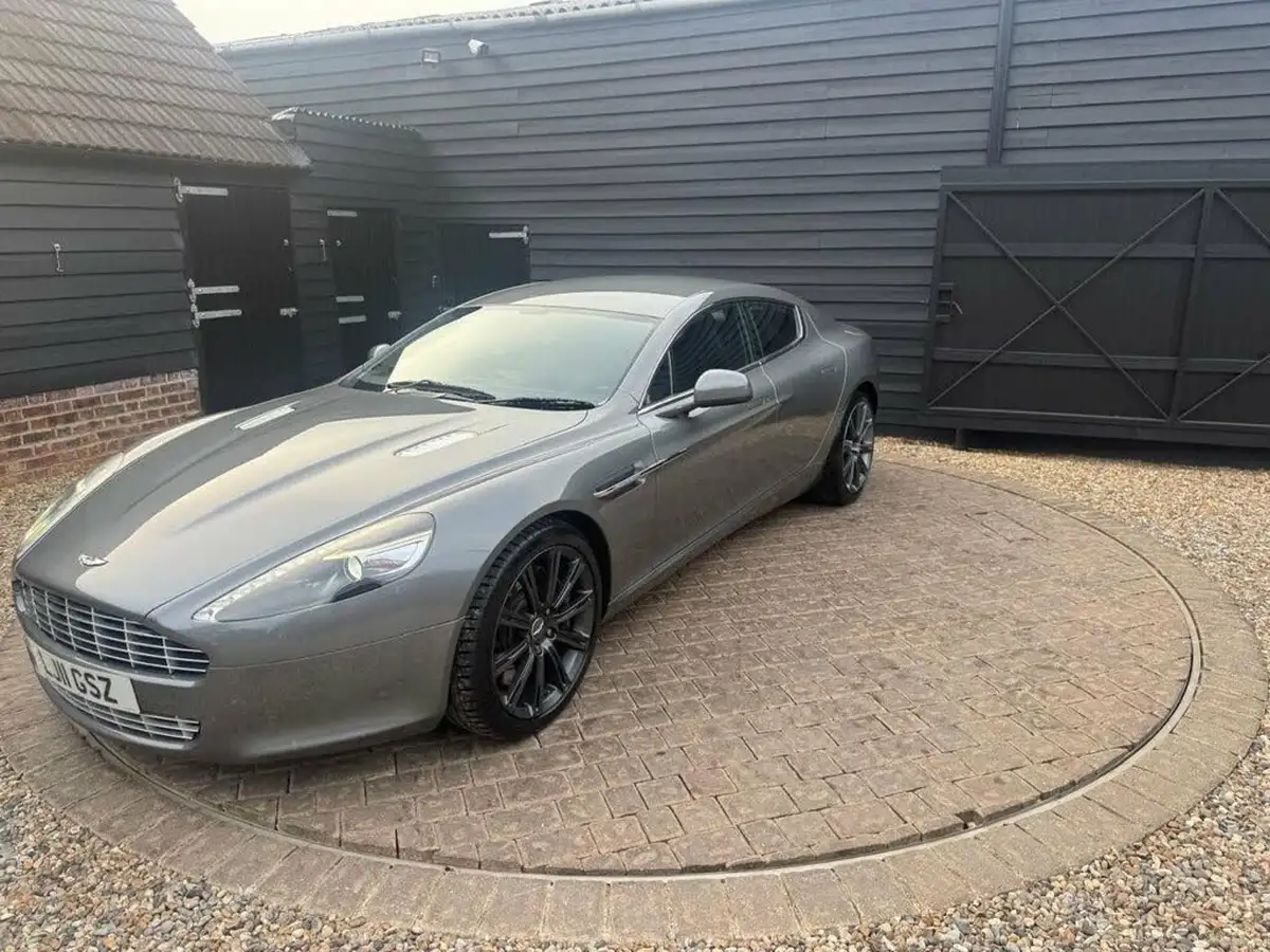 2011-aston-martin-rapide-s-v12-60-big-54