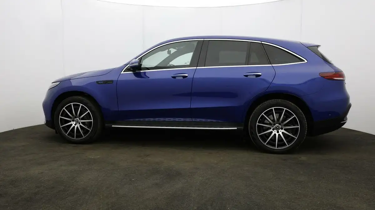 2022-mercedes-benz-eqc-e-eqc-400-amg-line-big-3