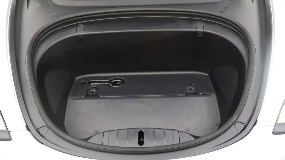 2019-tesla-model-3-e-long-range-4x4-big-18