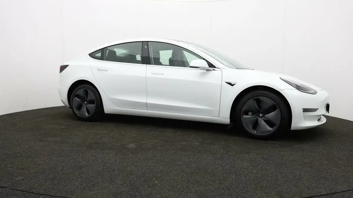 2019-tesla-model-3-e-long-range-4x4-big-36