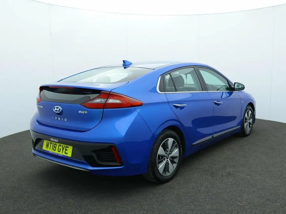 2018-hyundai-ioniq-16-gdi-premium-plug-in-hybrid-big-10