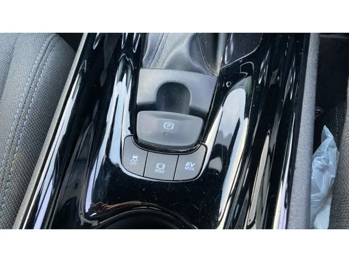2021-toyota-c-hr-18-vvt-i-design-big-27