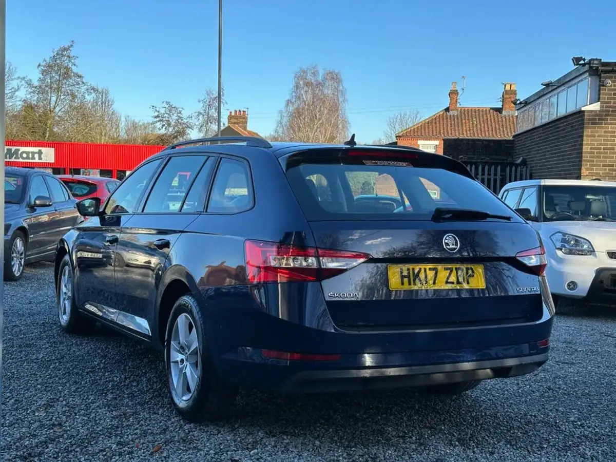 2017-skoda-superb-16tdi-estate-dsg-big-4