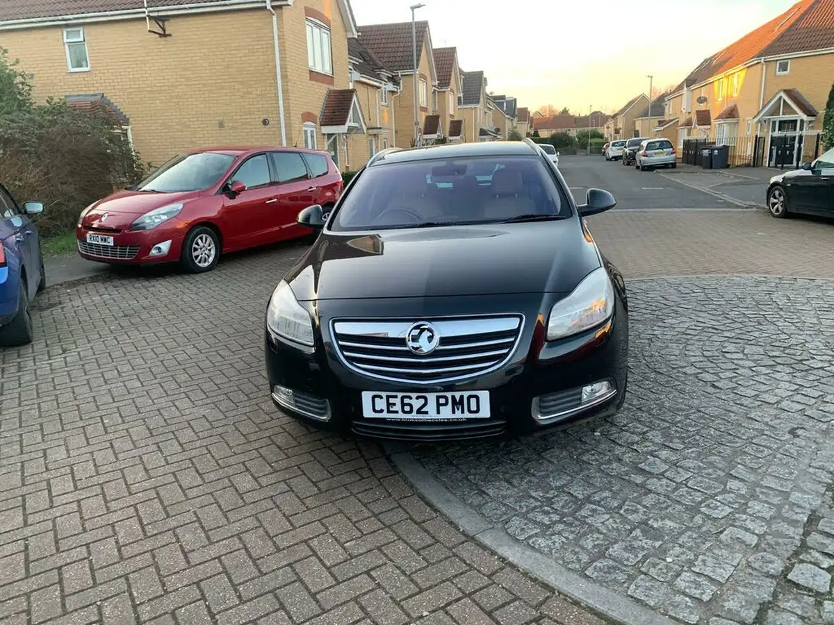 2012-vauxhall-insignia-20cdti-elite-estate-5d-big-12