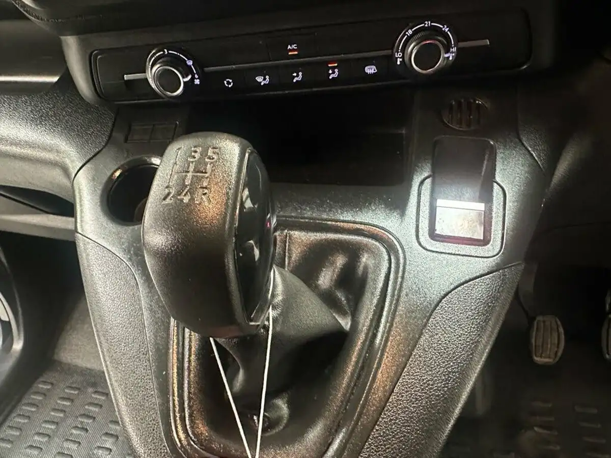 2020-citroen-berlingo-15bluehdi-1000-enterprise-100pseu6dt-e-ss-panel-big-22
