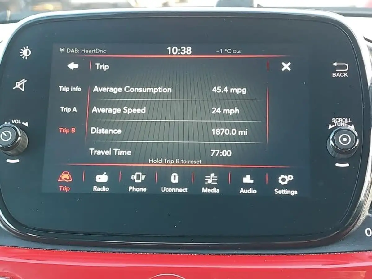 2023-fiat-500-10-red-big-12